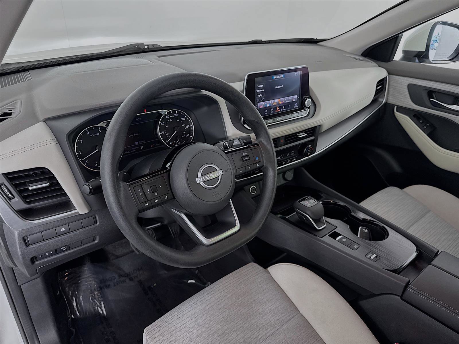2023 Nissan Rogue SV photo 8
