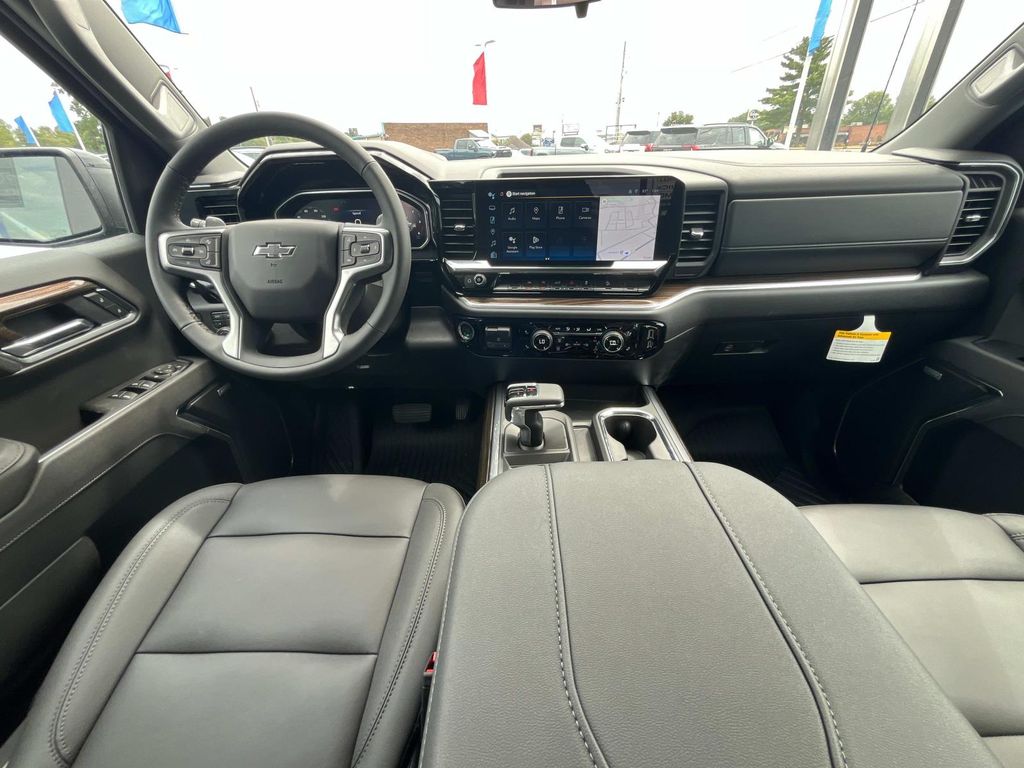 2026 Chevrolet Silverado 1500 RST photo 12