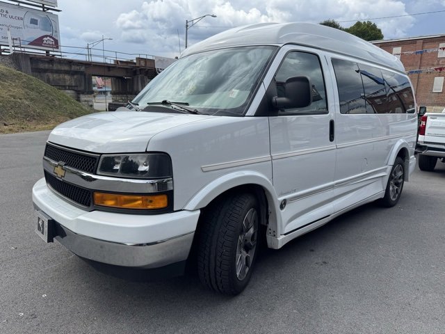 2022 Chevrolet Express Cargo Van 2500 photo 2