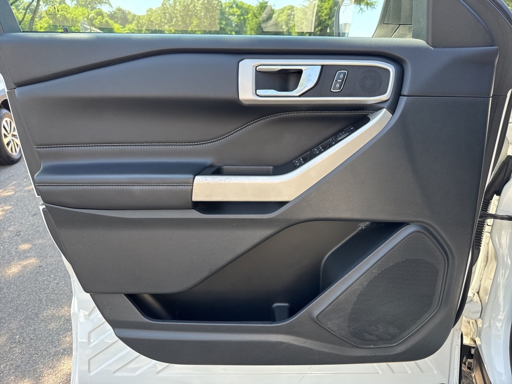 2022 Ford Explorer XLT photo 19
