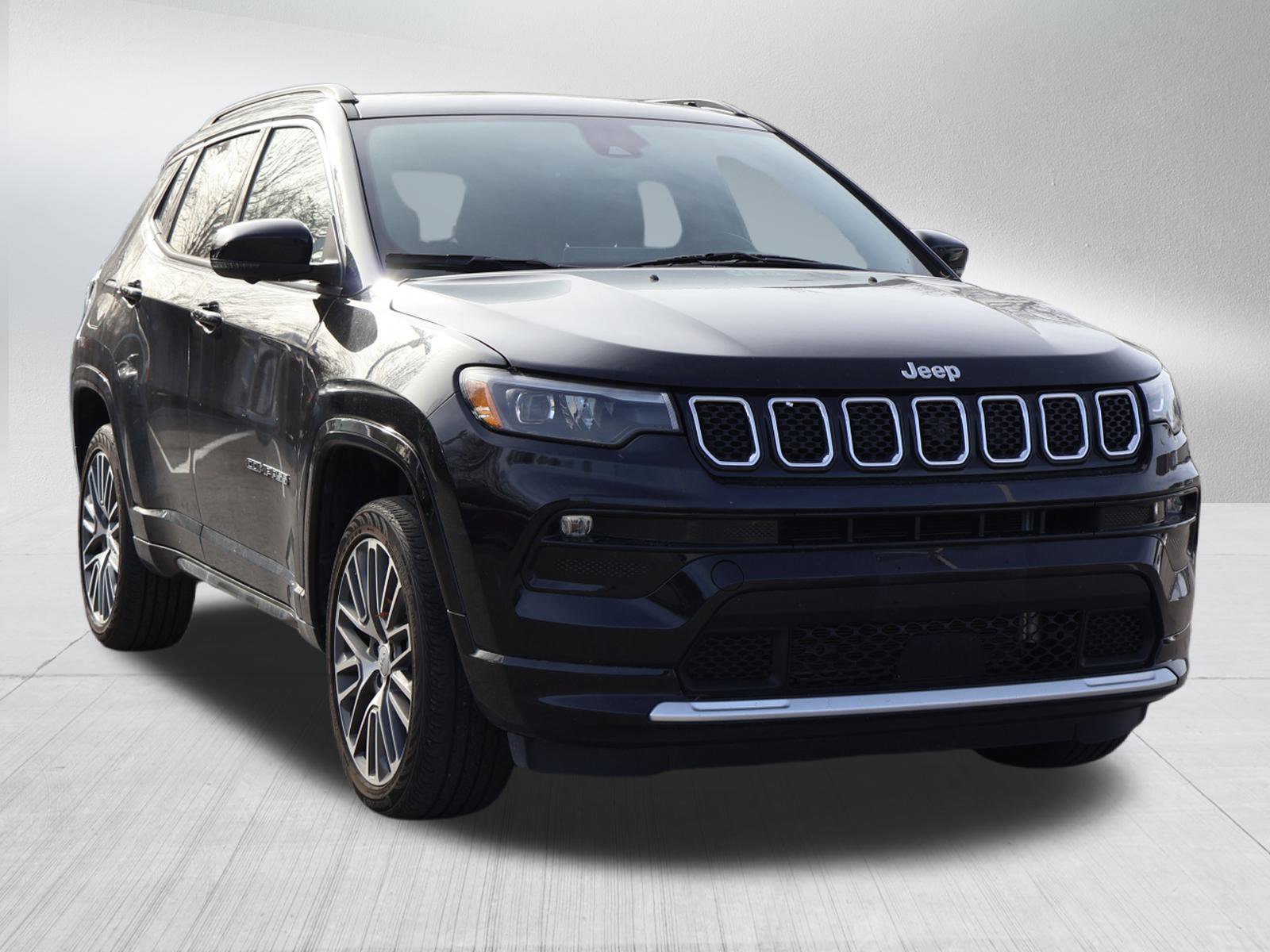 2023 Jeep Compass Limited's photo
