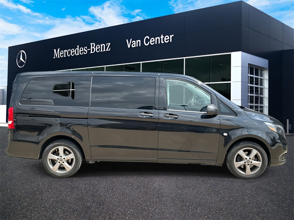 2018 Mercedes Benz Metris Passenger photo 2