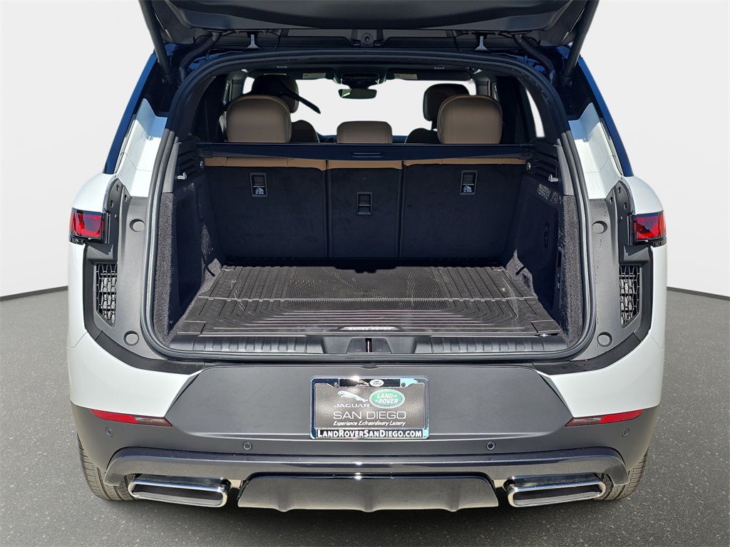 2025 Land Rover Range Rover Sport SE photo 6