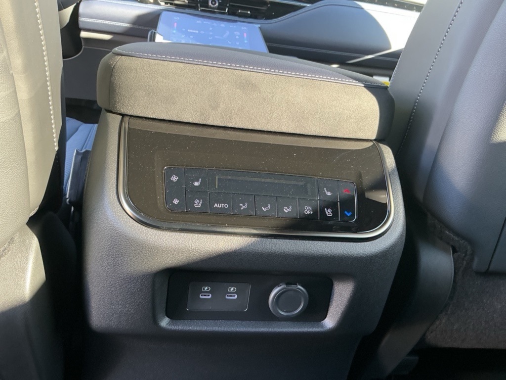 2026 Infiniti QX80 Sensory photo 25