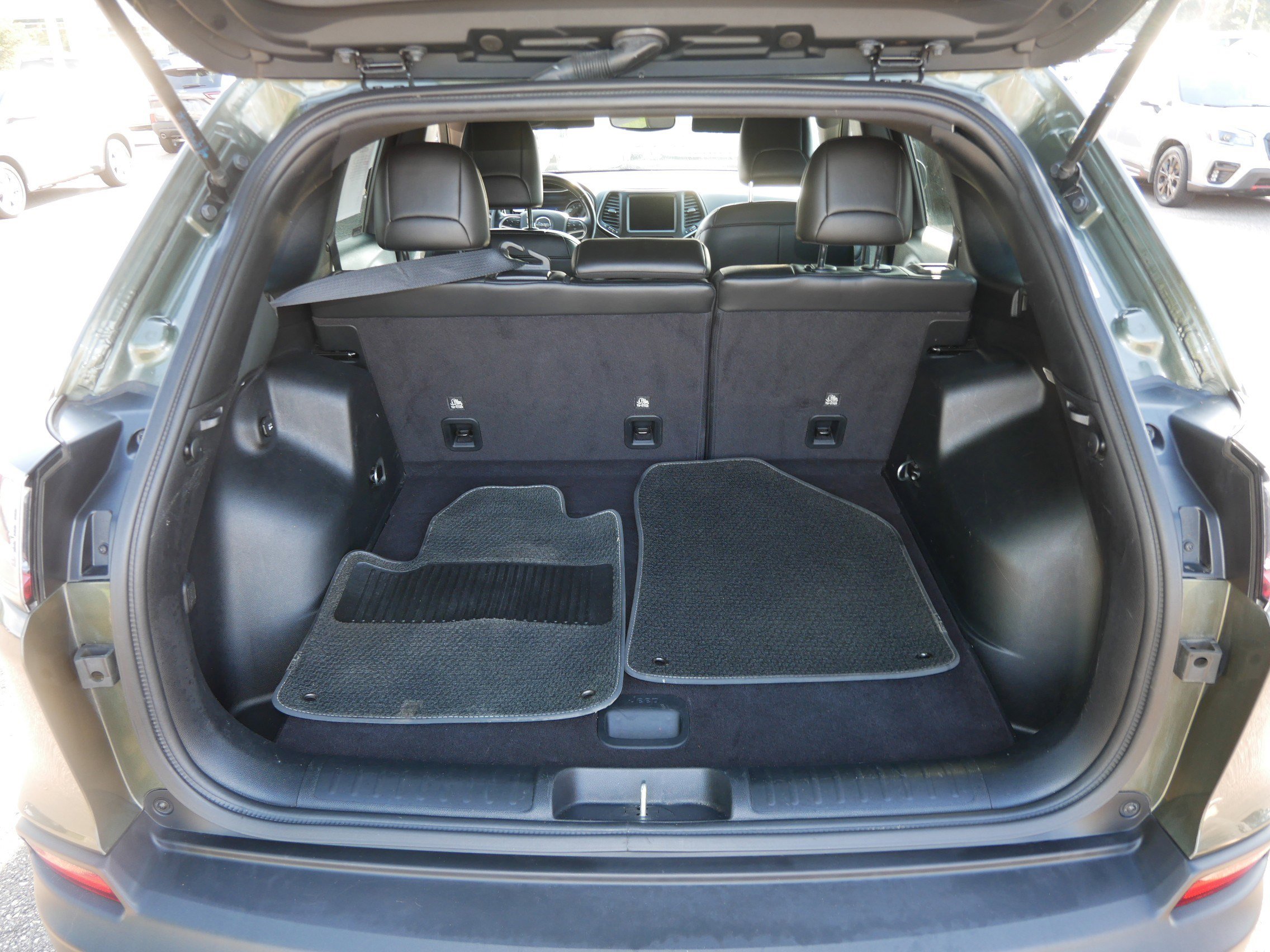 2021 Jeep Cherokee Altitude Latitude Lux photo 18