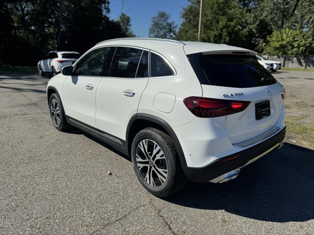 2026 Mercedes Benz GLA 250 4MATIC photo 4