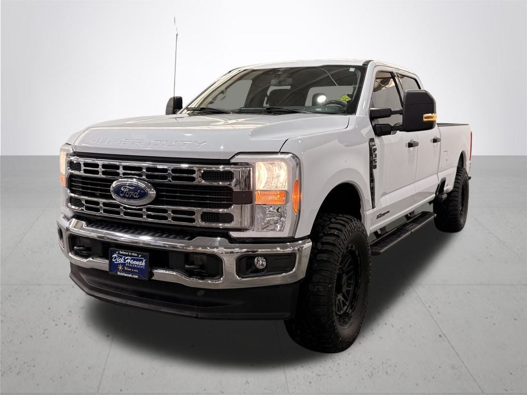 2023 Ford F-350 photo 2