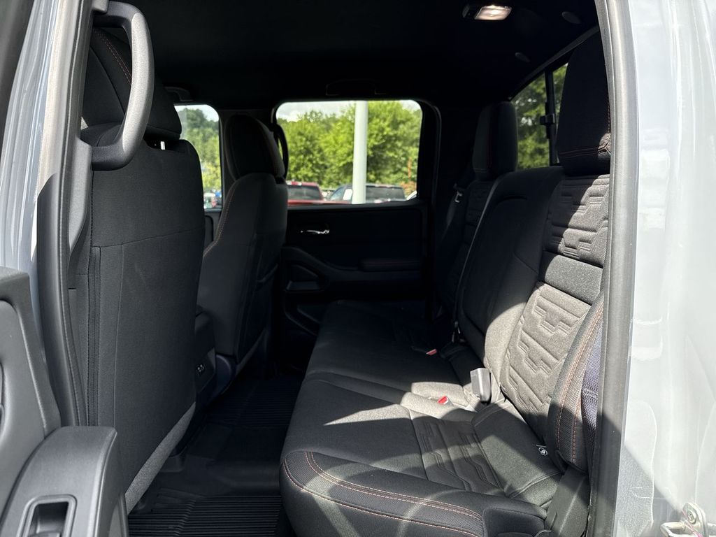 2024 Nissan Frontier PRO-4X photo 24