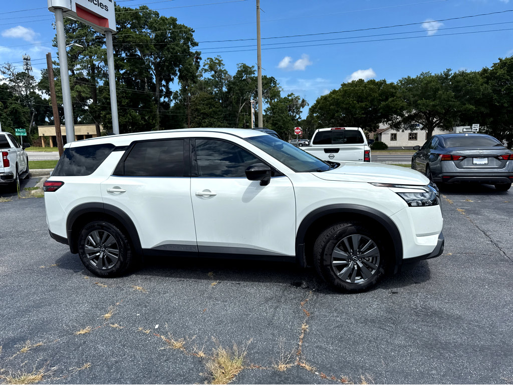 2024 Nissan Pathfinder S photo 27
