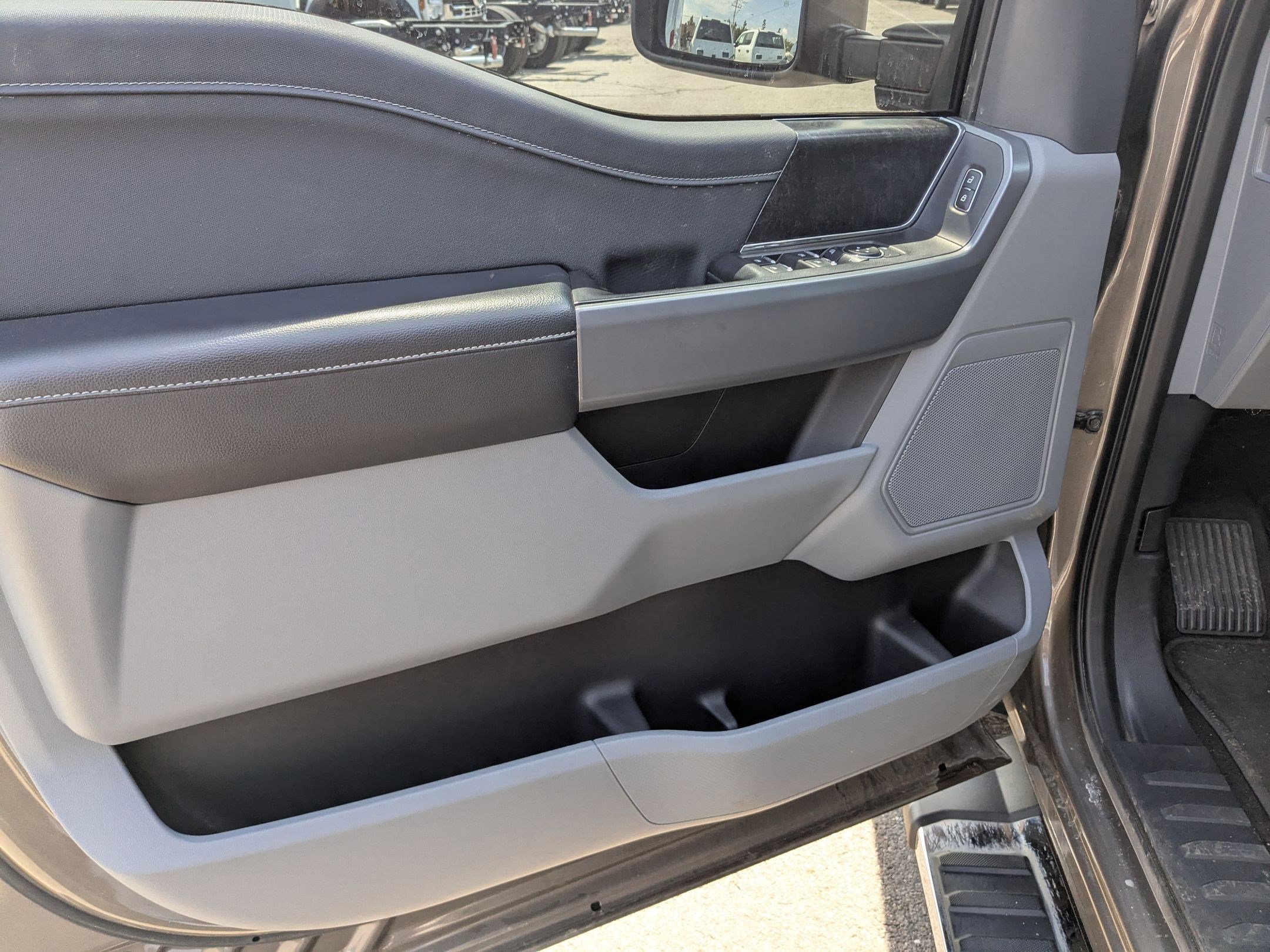 2021 Ford F-150 XLT photo 11