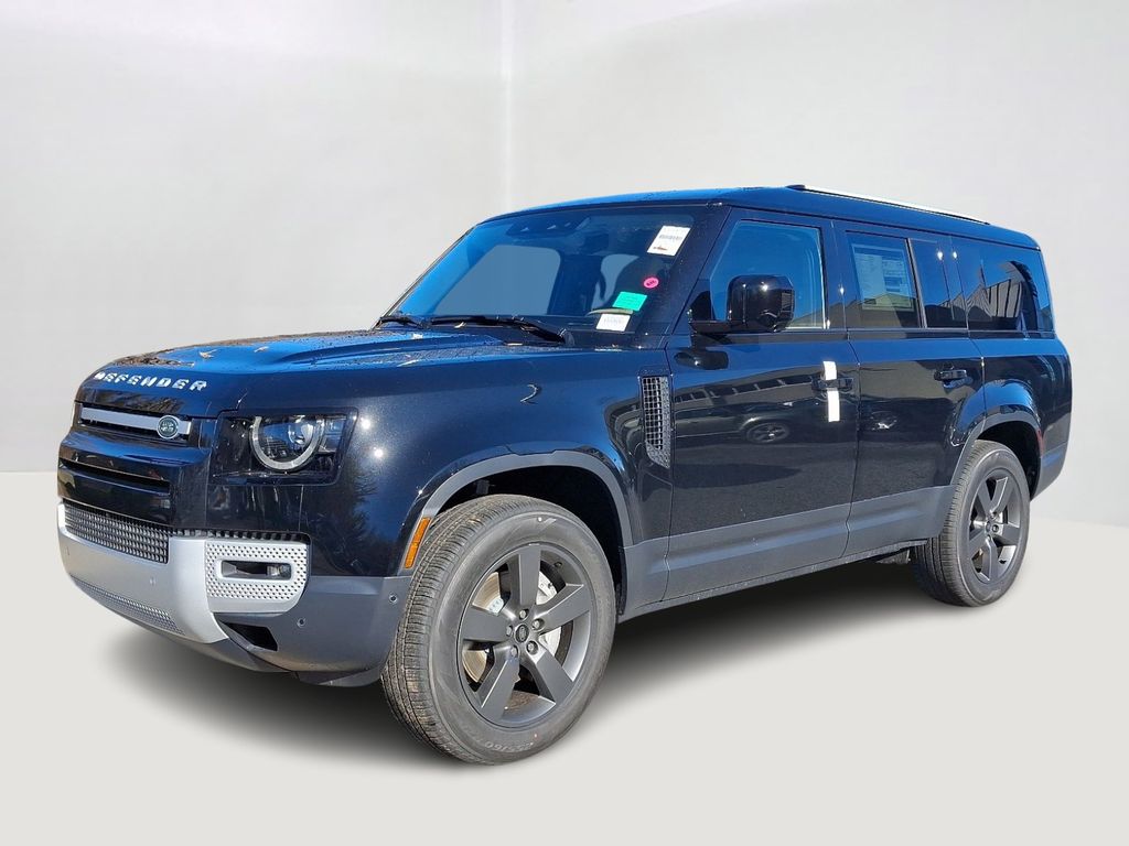 2025 Land Rover Defender S's photo