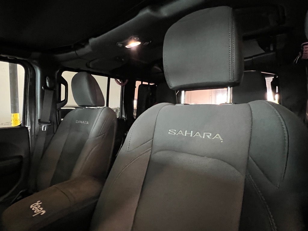2018 Jeep Wrangler Unlimited Sahara photo 14