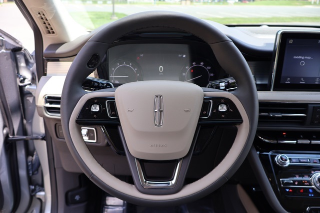 2022 Lincoln Corsair Standard photo 19