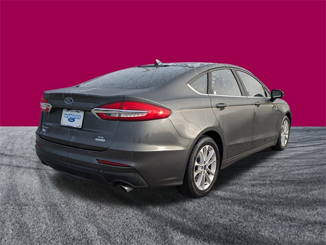 2020 Ford Fusion SE photo 3