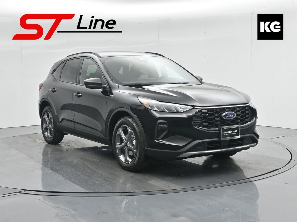 2025 Ford Escape ST-Line's photo