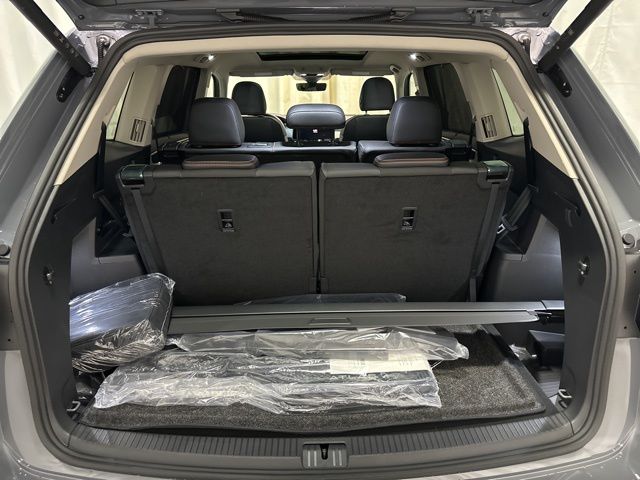 2025 Volkswagen Atlas Peak Edition SE photo 37