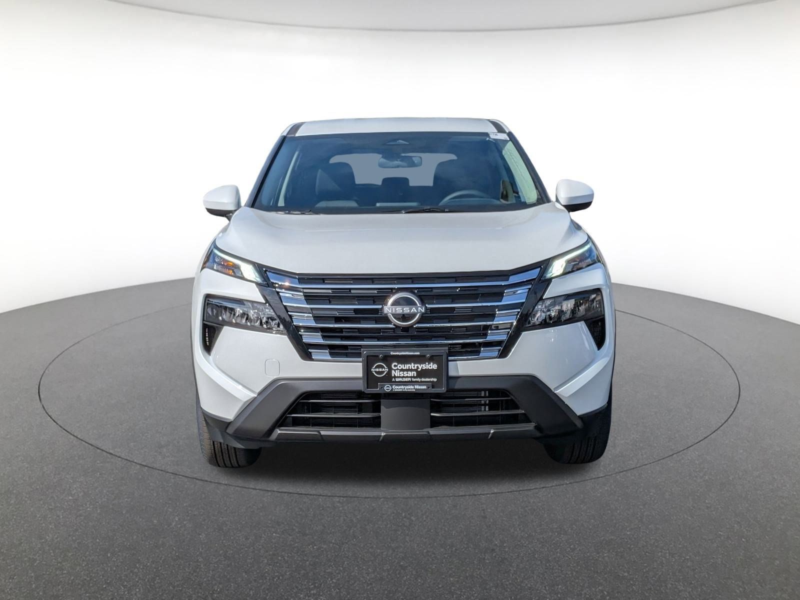 2026 Nissan Rogue SV photo 2