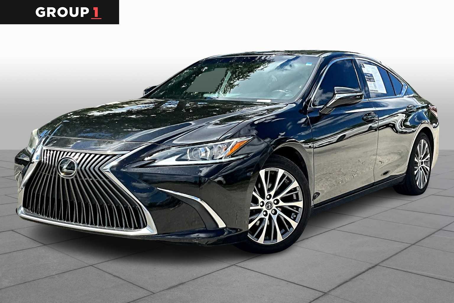 2021 Lexus ES 350's photo