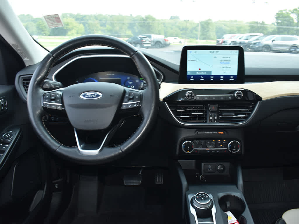 2022 Ford Escape Titanium Hybrid photo 13