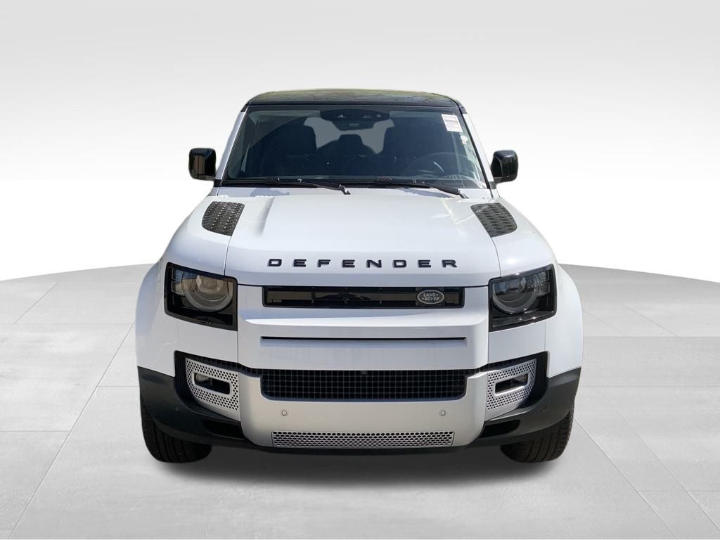 2025 Land Rover Defender 110 S photo 2