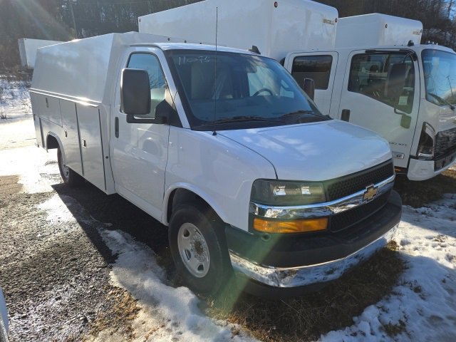 2025 Chevrolet Express Base's photo