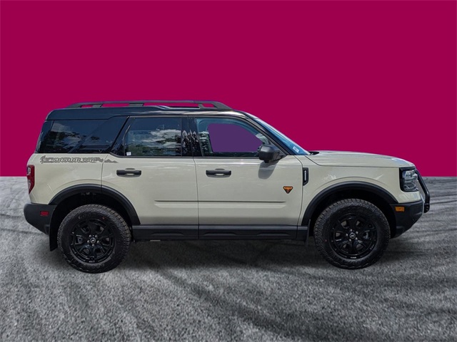 2025 Ford Bronco Sport Badlands photo 2