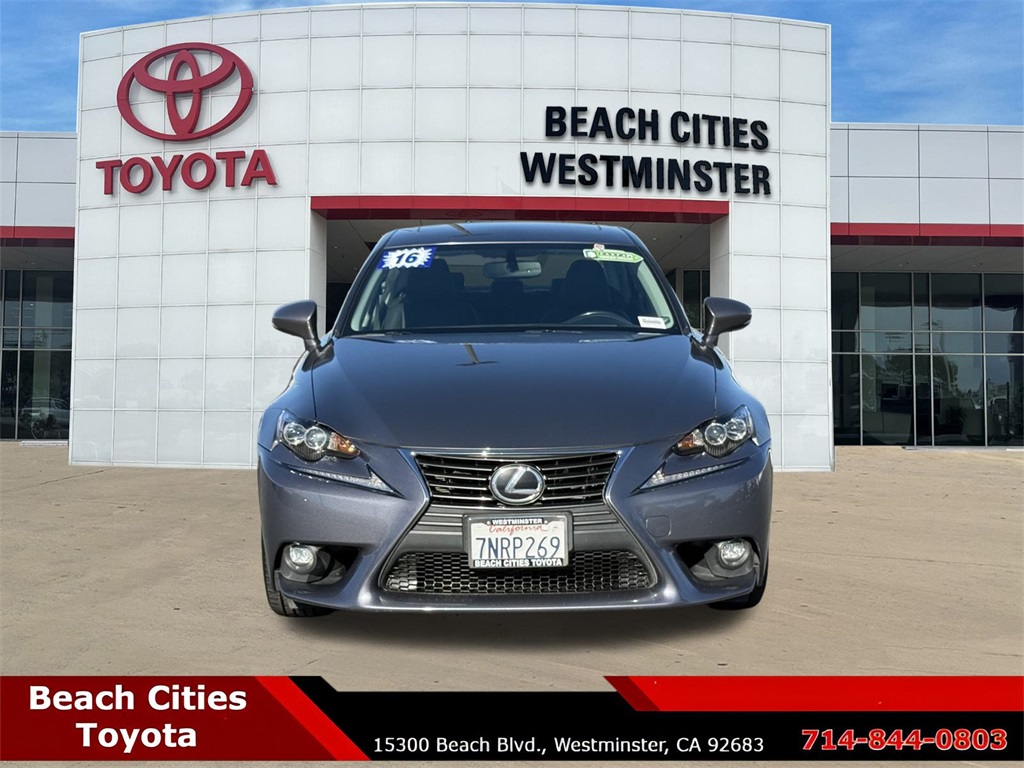 2016 Lexus IS 200t photo 3