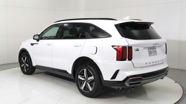 Used 2022 WHITE Kia S image 3