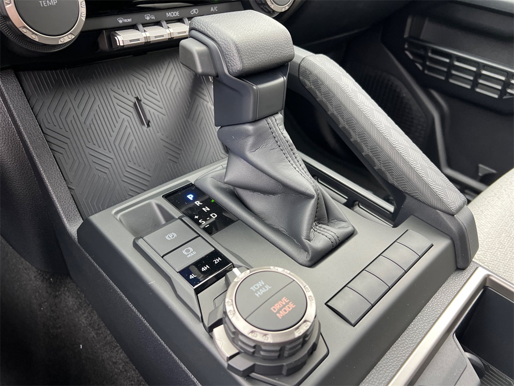 2025 Toyota 4Runner SR5 photo 28