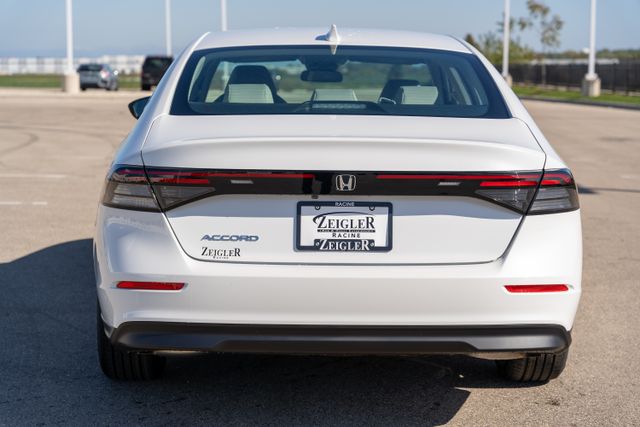 2025 Honda Accord LX photo 6