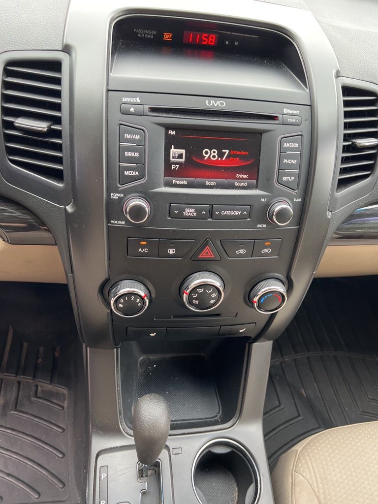 2013 Kia Sorento Base LX photo 12