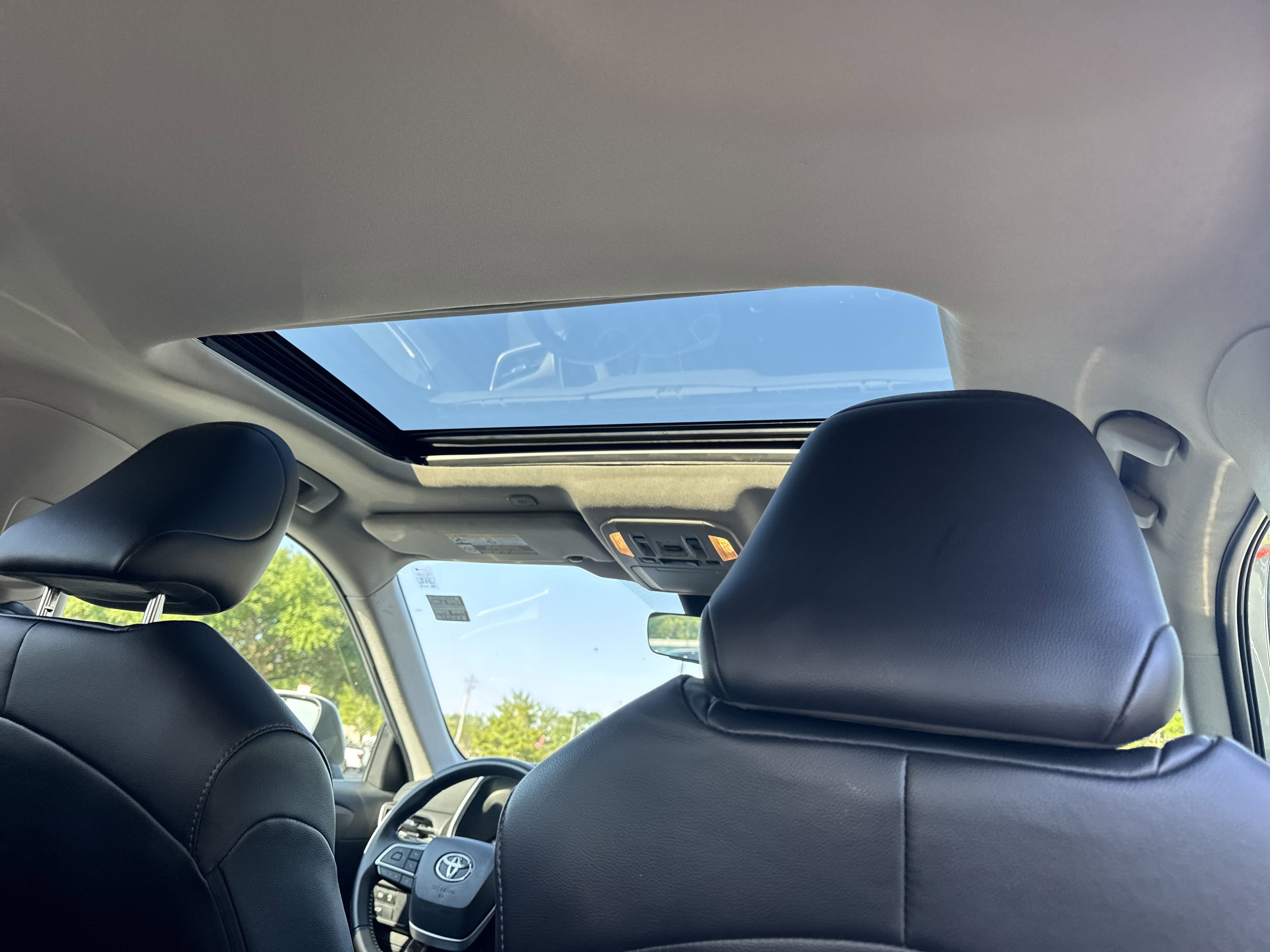 2024 Toyota Highlander XLE photo 25