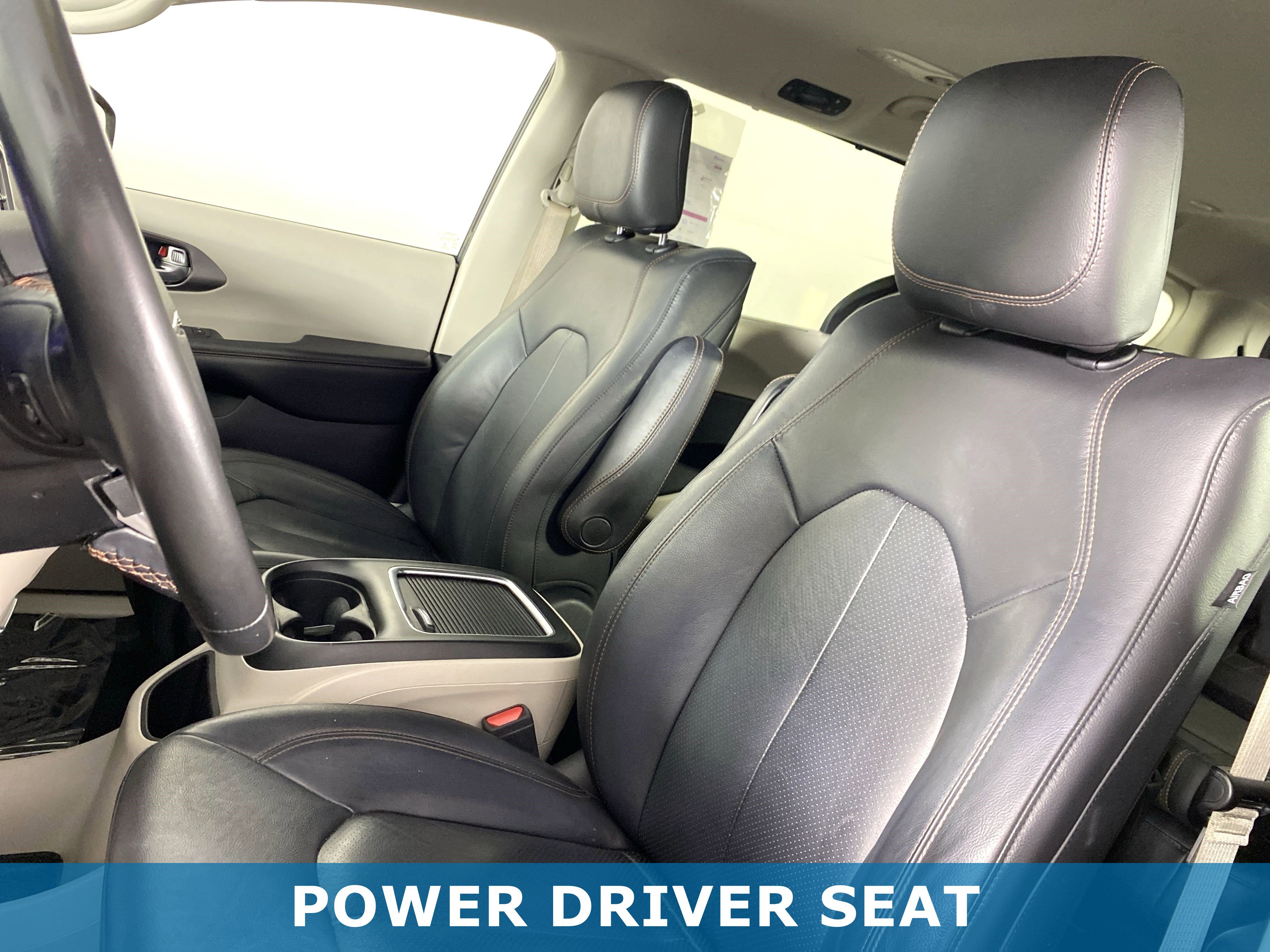 2020 Chrysler Pacifica Touring Plus photo 4