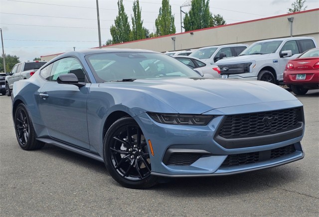 フォード MUSTANG GT メタリックブルー Model Research - Walker Ford