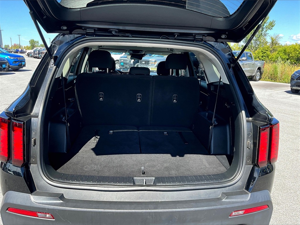2022 Kia Sorento LX photo 35