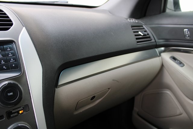 2013 Ford Explorer Base photo 8