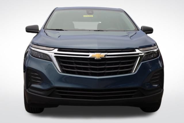 2024 Chevrolet Equinox LS photo 3