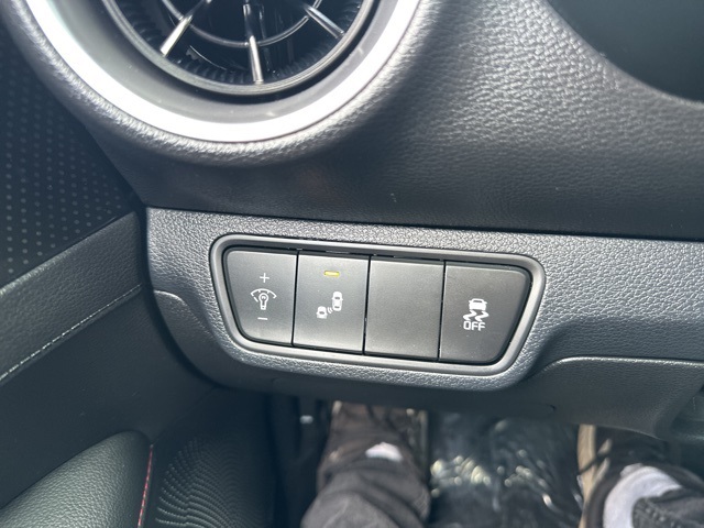 2023 Kia Forte GT photo 30