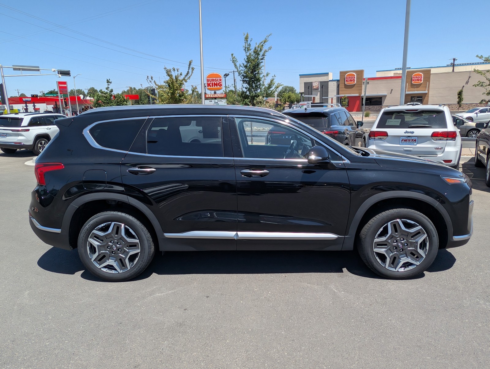 Used 2023 BLACK Hyundai Limited image 4