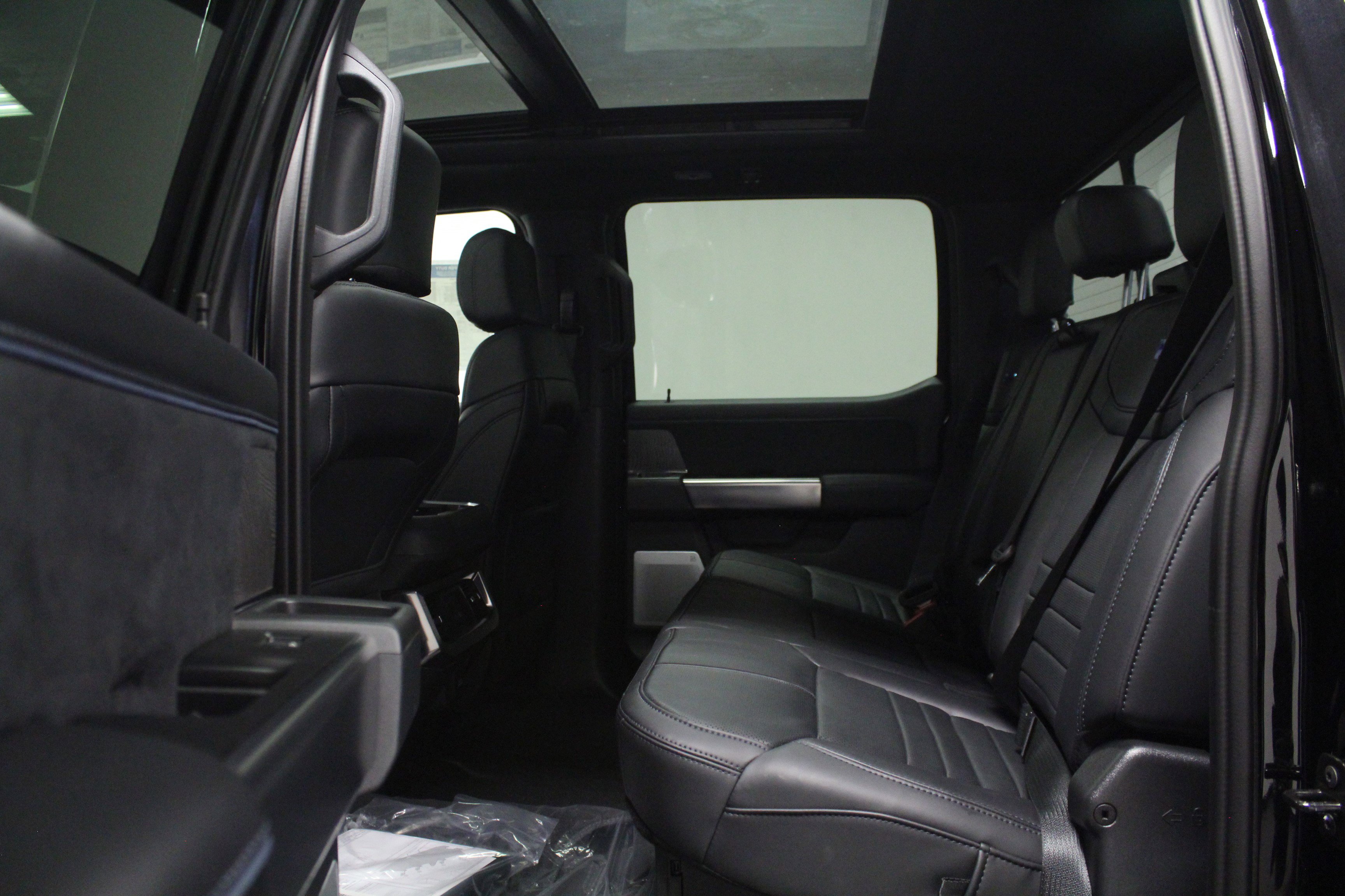 2025 Ford F-250 Lariat photo 10