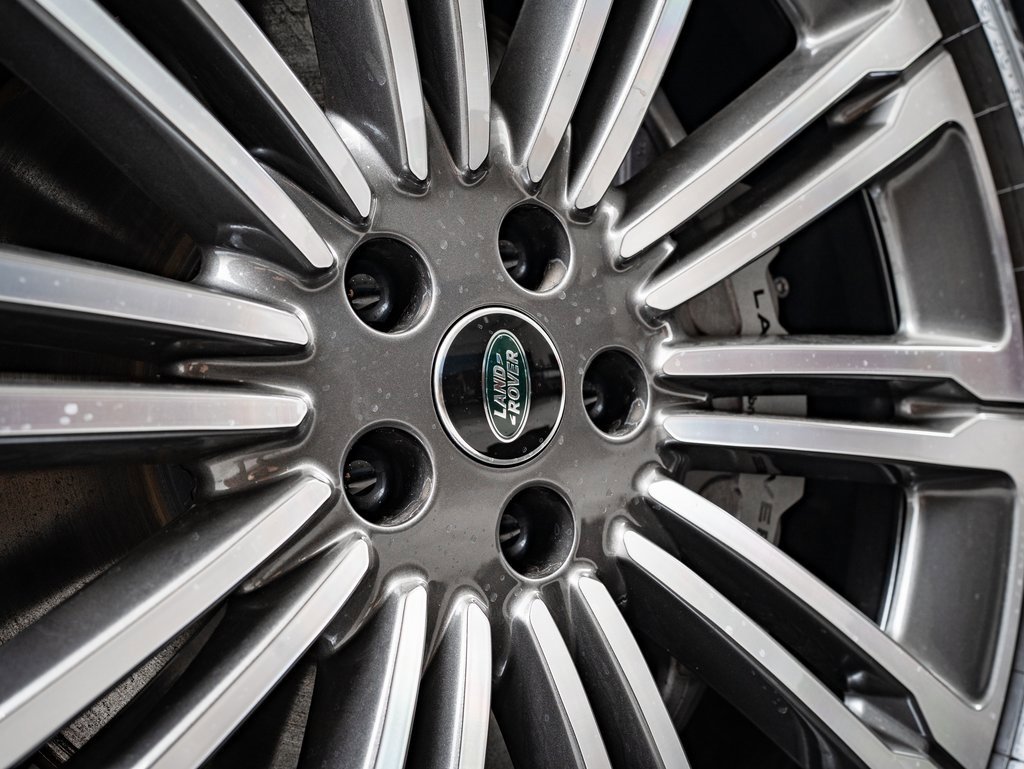 2025 Land Rover Range Rover Sport SE photo 8