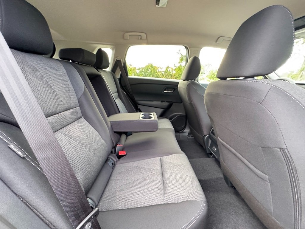 2026 Nissan Rogue SV photo 17