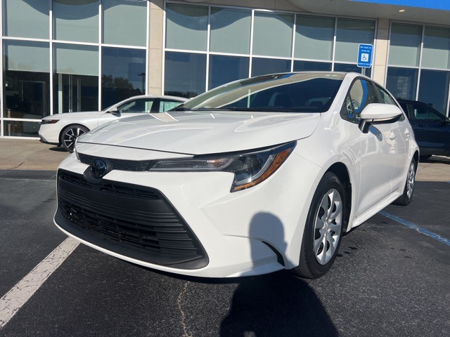 2024 Toyota Corolla LE photo 2