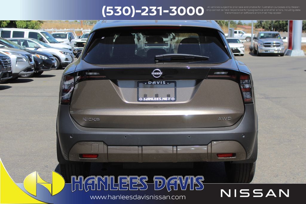 2025 Nissan Kicks SV photo 3