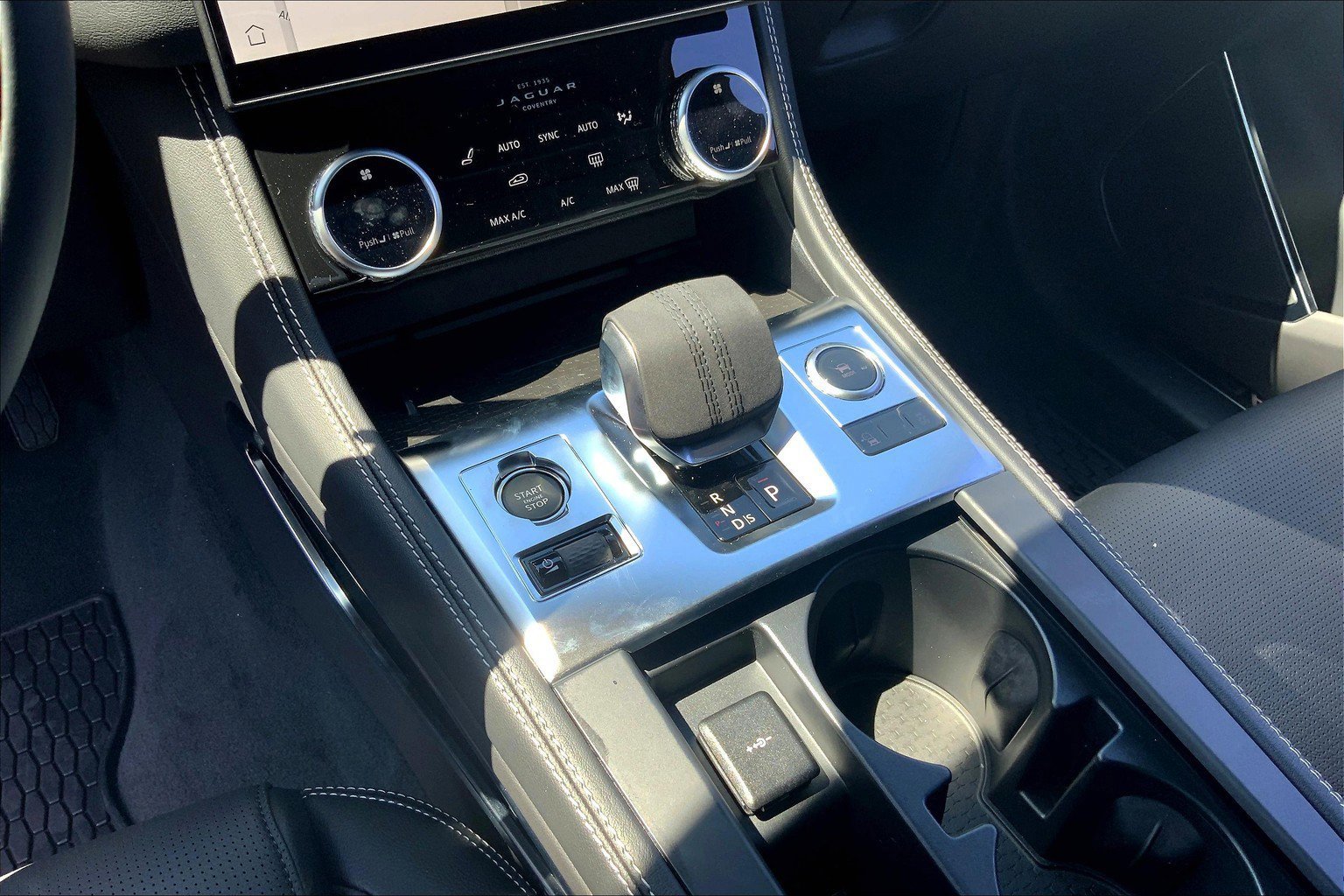 2026 Jaguar F-PACE P250 R-Dynamic S photo 7