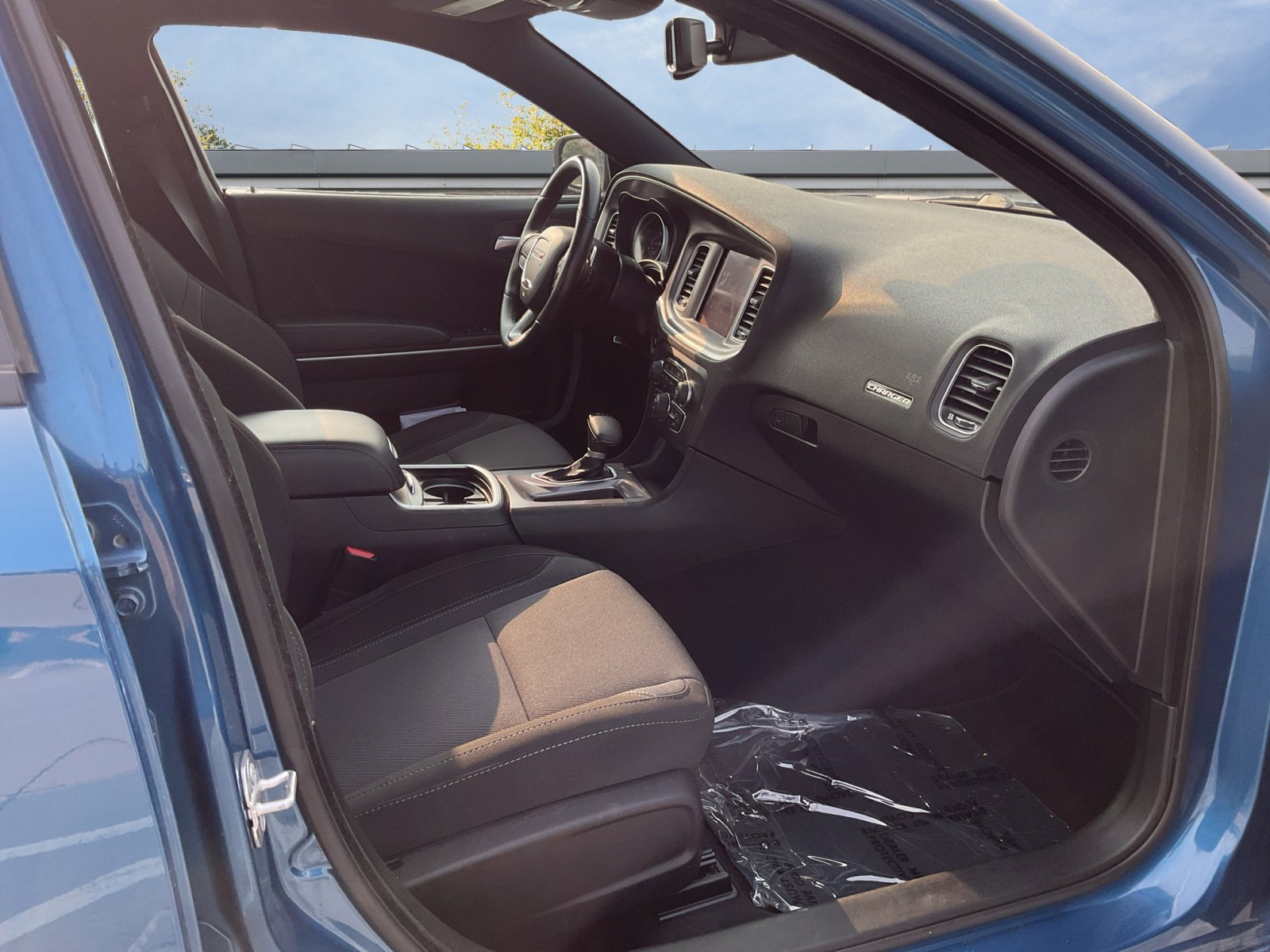2022 Dodge Charger SXT photo 4