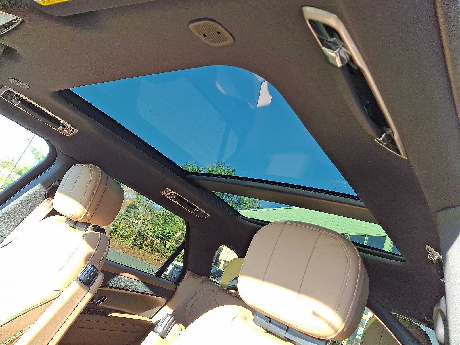 2025 Land Rover Range Rover Sport SE photo 12