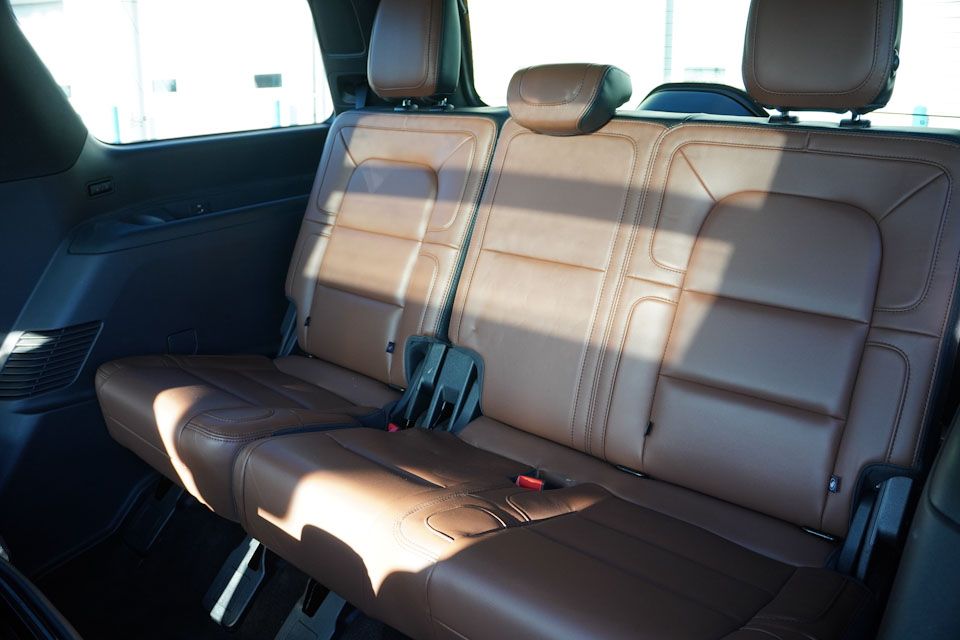 2024 Lincoln Navigator Reserve Luxury Monochromatic photo 17