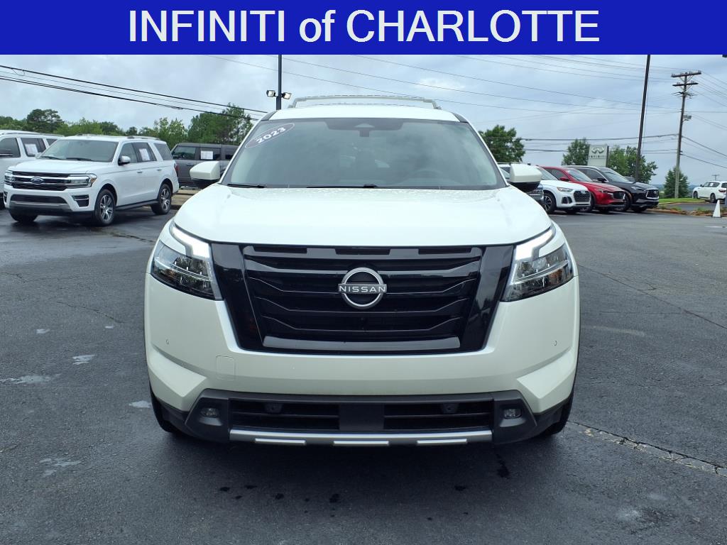 2023 Nissan Pathfinder SL photo 2