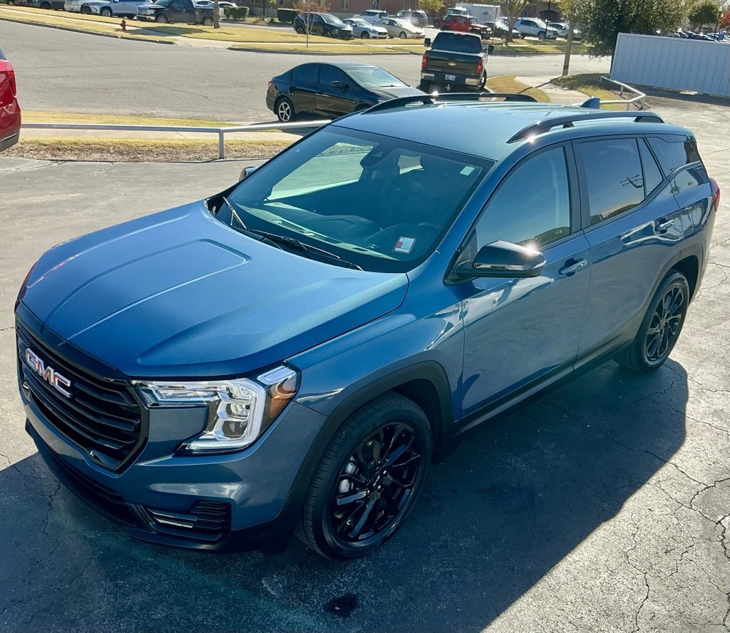 2024 Gmc Terrain SLE photo 3